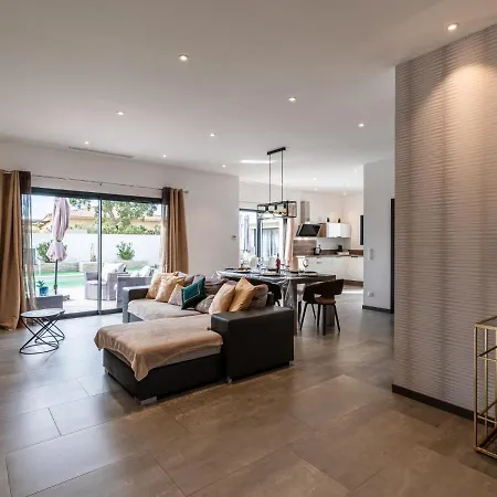 Les Lieges By Interhome