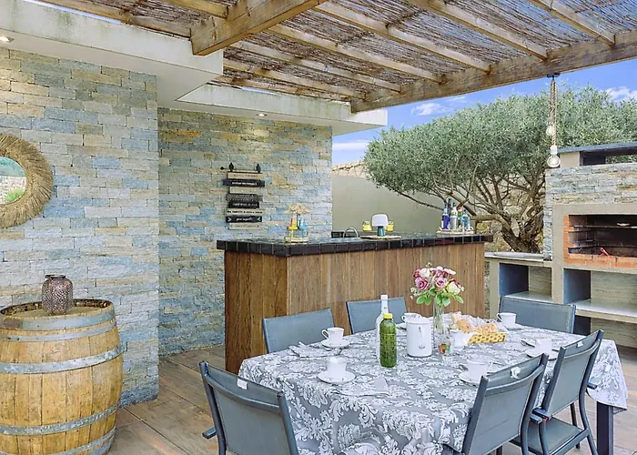 Les Lieges By Interhome בית נופש לצ'י